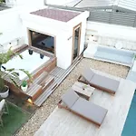 Alacati'da Saunali Jakuzili 빌라 Çeşme