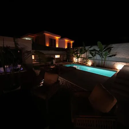Villa Alacati'da Saunali Jakuzili Çeşme